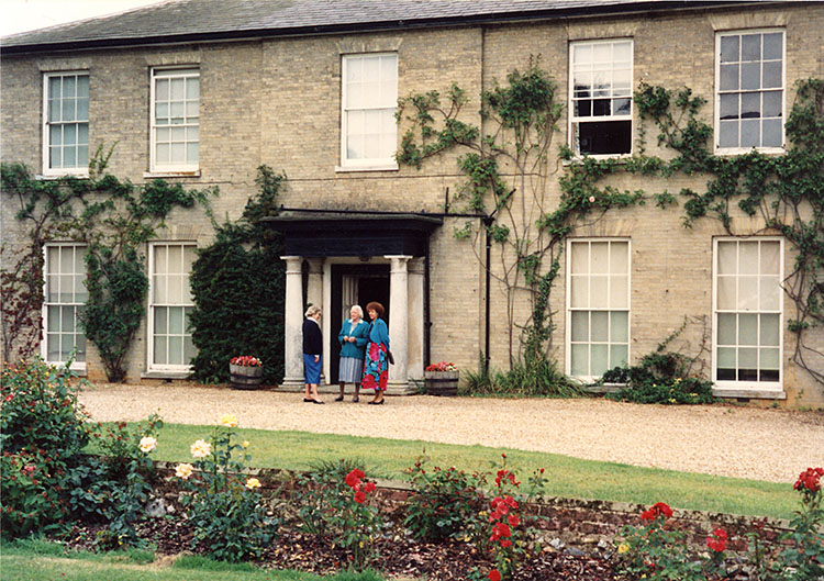 Penelope Keith & Eve
                                  Abbott